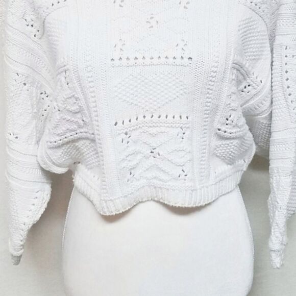 VINTAGE 1980s Carolina Colours White Long Sleeve Cropped Ruffle Collar Sweater - Picture 8 of 13